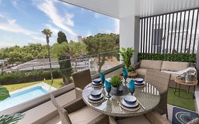 Marbella Luxury Brand New 2-Bedroom Apartment, 3 Min Walk To The Beach!